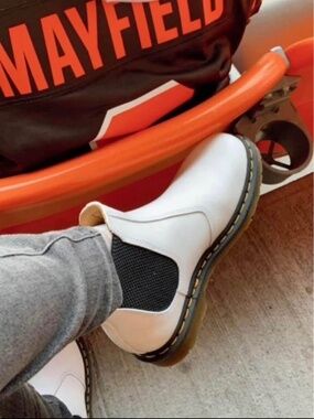 Dr Martens Size 7 Womens